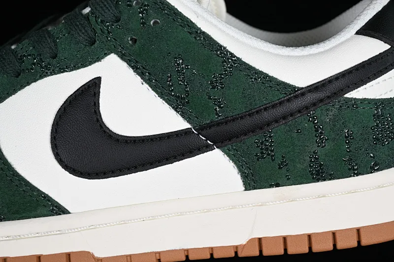 All categories Nk SB Dunk series Nk SB Dunk Low low-top sneakers Nk Dunk Low "Green Snake" white-green snake pattern SB low-top casual sports skateboard shoes FQ8893-397